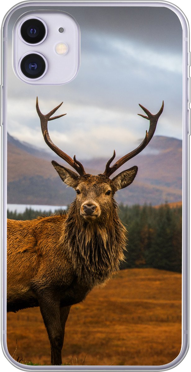 Telefoonhoesje Geschikt voor iPhone 11 hoesje - Hert - Berg - Water - Landschap - Dieren - Bomen - Siliconen Telefoonhoesje Telefoonhoesje