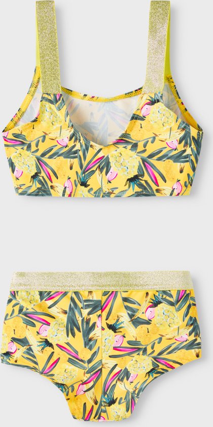 Gele bikini met tropische print van ananassen, bladeren en vogels. Gekleurde schouderbandjes met glitters.