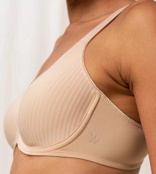 Beige bh met subtiele verticale strepen en een klein logo op de zijkant.