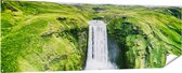 Gards Tuinposter Waterval in het Groene Landschap - 210x70 cm - Tuindoek - Tuindecoratie - Wanddecoratie buiten - Tuinschilderij