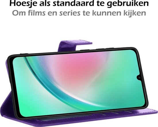Paarse book case voor telefoon, die tevens als standaard dient om films te kijken.