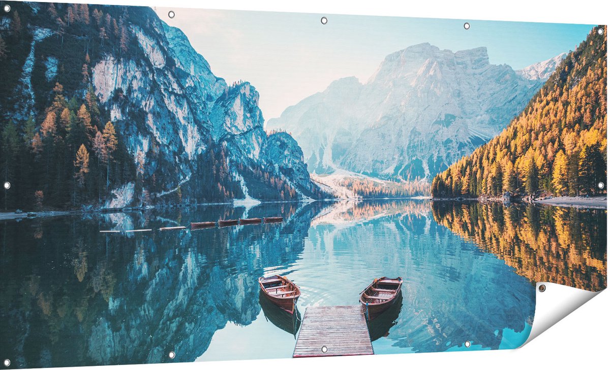 Gards Tuinposter Twee Bootjes op het Meer in de Bergen - 180x90 cm - Tuindoek - Tuindecoratie - Wanddecoratie buiten - Tuinschilderij Multikleur