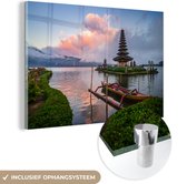 MuchoWow® Glasschilderij 60x40 cm - Schilderij acrylglas - Boeddhistische tempel in Indonesië - Foto op glas - Schilderijen