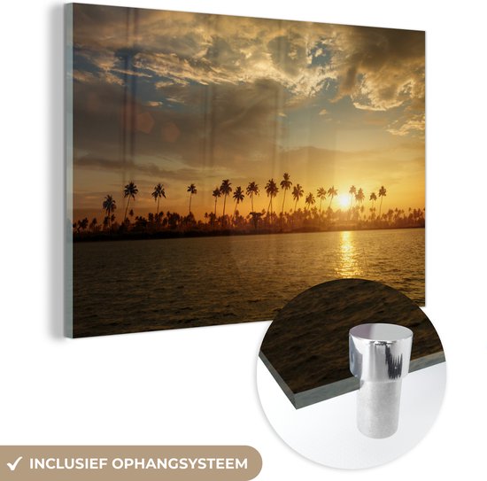 MuchoWow® Glasschilderij 150x100 cm - Schilderij acrylglas - Palmbomen bij zonsondergang - Foto op glas - Schilderijen