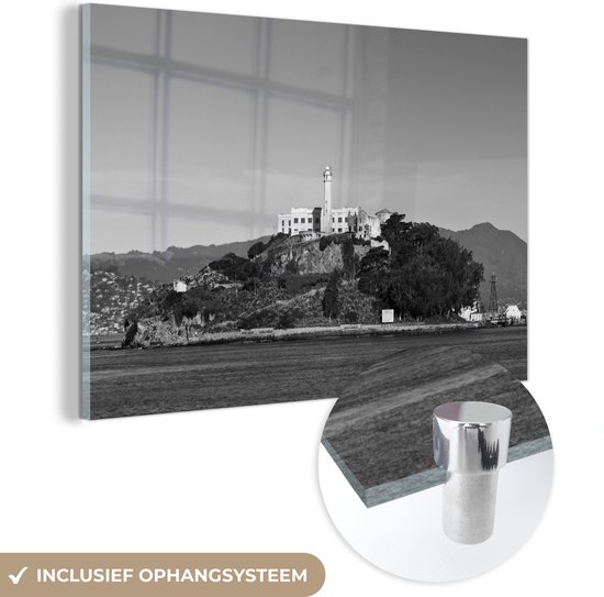 MuchoWow® Glasschilderij 30x20 cm - Schilderij acrylglas - Uitzicht op Alcatraz in Zwart-Wit - Foto op glas - Schilderijen