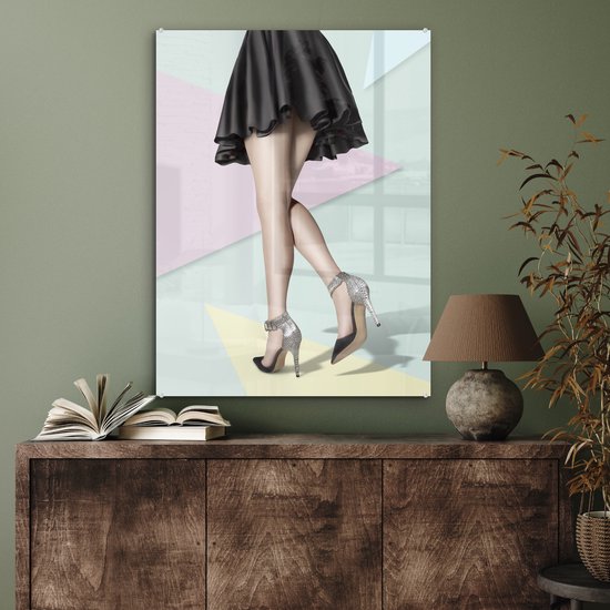 Peinture sur verre - Femme portant des talons hauts et une jupe - 60x80 cm - Peintures sur Verre Peintures - Photo sur Glas