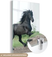MuchoWow® Glasschilderij 80x120 cm - Schilderij acrylglas - Paard - Zwart - Natuur - Foto op glas - Schilderijen