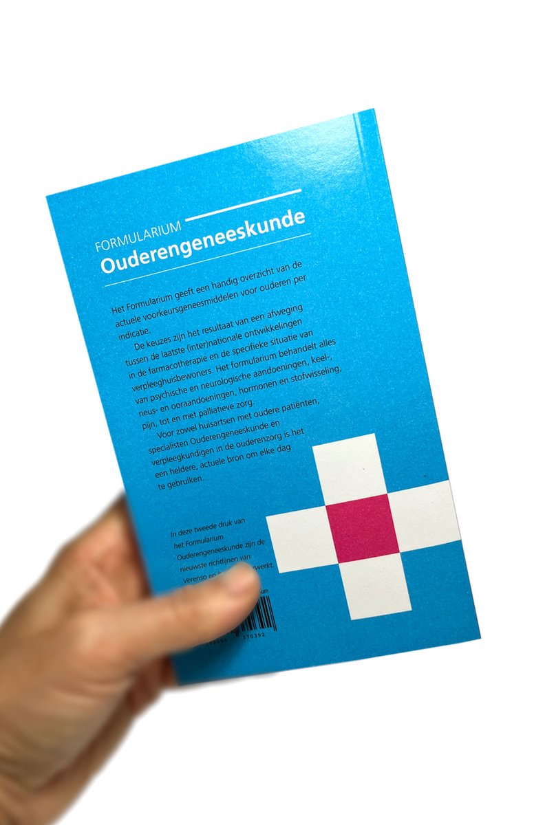 Blauwe omslag met witte en roze kruis, met de tekst 'Formularium Ouderengeneeskunde'.