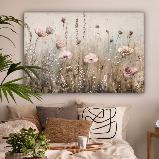 Een schilderij met roze bloemen en grassen op een beige achtergrond.