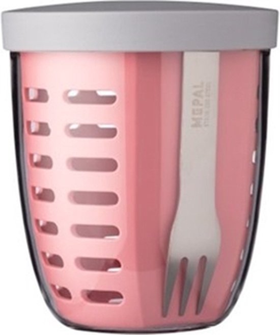 Gobelet déjeuner rose avec extérieur perforé, fourchette inox et couvercle gris.