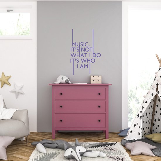 Muursticker - Music Its Not What I Do - 40,6 x 61,6 - Paars