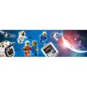 LEGO City ruimteset met astronauten, shuttle, ruimtestation en de aarde op de achtergrond.