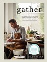 Boekomslag van 'gather' met chef-kok Gill Meller die bij een raam zit en eten bereidt. De tekst zegt 'gather' en 'WINNER FORTNUM & MASON FOOD AND DRINK AWARDS 2017'.