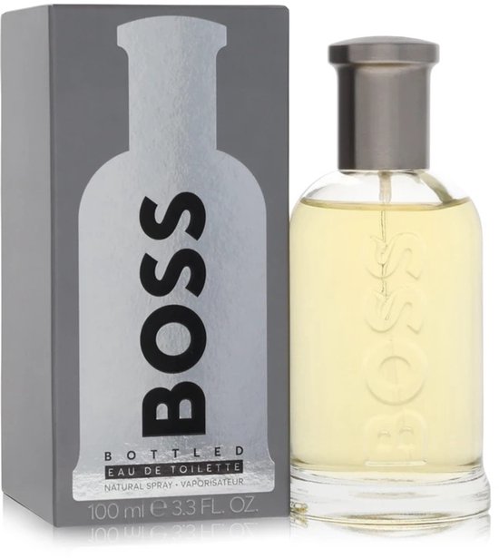 Een set van BOSS Bottled Eau de Toilette met een fles en verpakking.