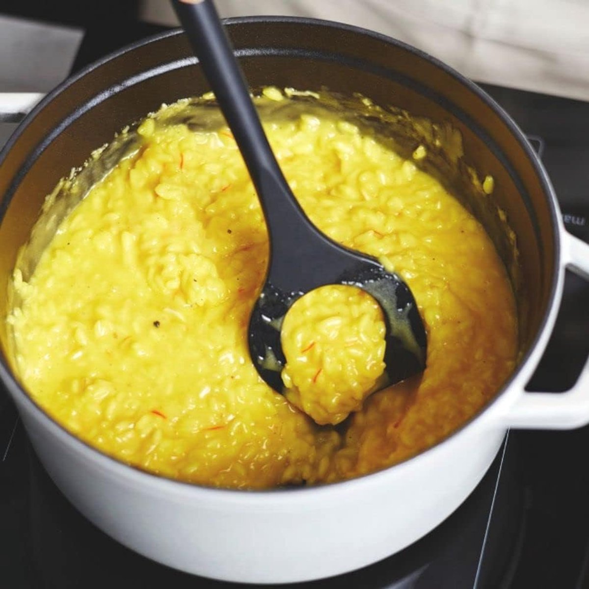 Kooklepel - Risotto lepel - Keukenwerk - Acaciahout handvat - 31 cm - Zwart