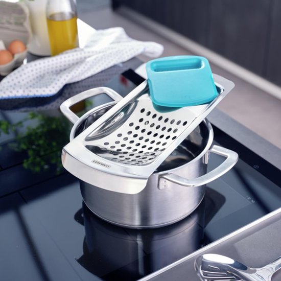 Spätzleschaaf - Knopelmaker Deegmaker - Snel Pasta Maken - Ergonomische Deegschraper - 34.5x16cm - Zilver Grijs — afbeelding 2