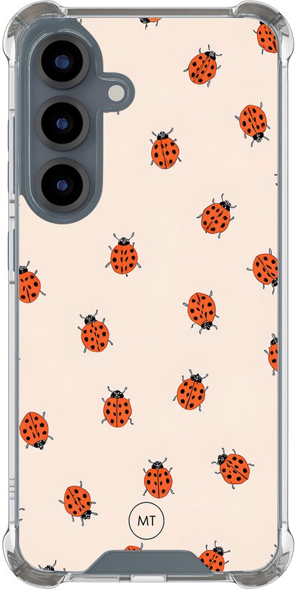 Coque transparente avec fond beige et imprimé de nombreuses petites coccinelles orange à pois noirs.