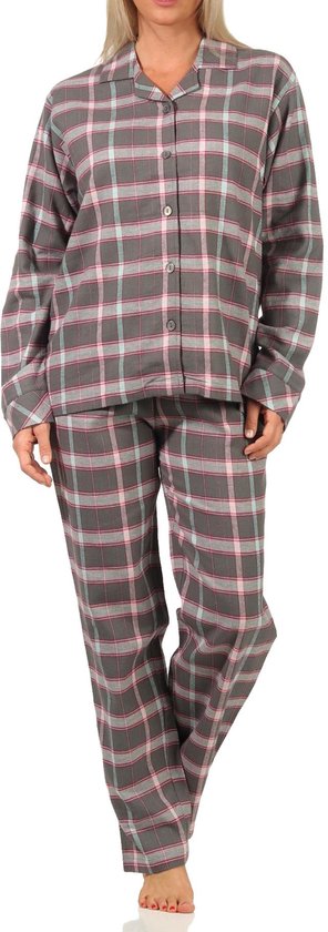 Pyjama pour femme à carreaux roses, verts et gris. Le modèle se tient de côté, vue avant détaillée.