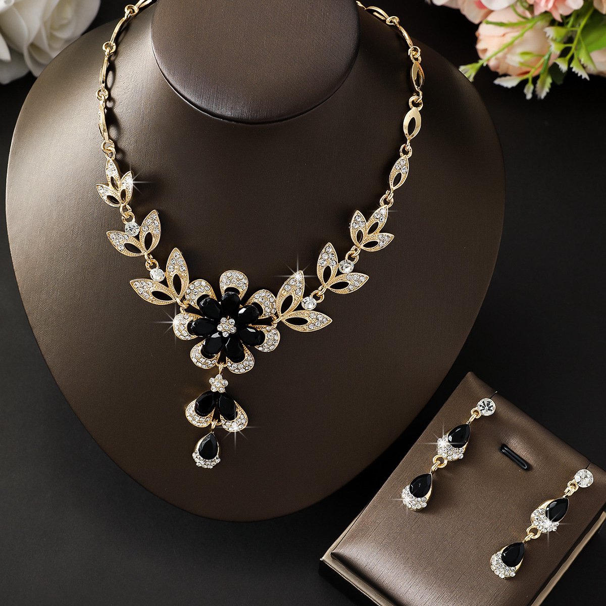 Sieradenset/Vintage legering sieradenset / ketting en oorbellen set 80803632 Goud en Zwart
