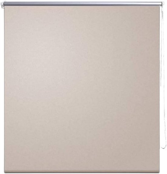 Een effen, lichtbeige rolgordijn met een chromen buis en een zilverkleurige bedieningsketting.