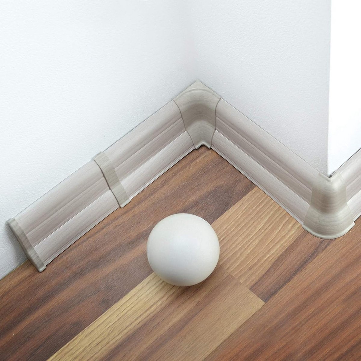Binnenhoek PVC Plintafwerking in Laminaten Look, 62 mm Grijs Essen