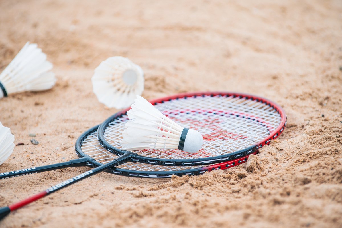 Badmintonset 2 Spelers – Inclusief 2 Rackets van Tempered Steel & 2 Shuttles – PVC Draaghoes – Outdoor & Indoor – Engelhart — afbeelding 4