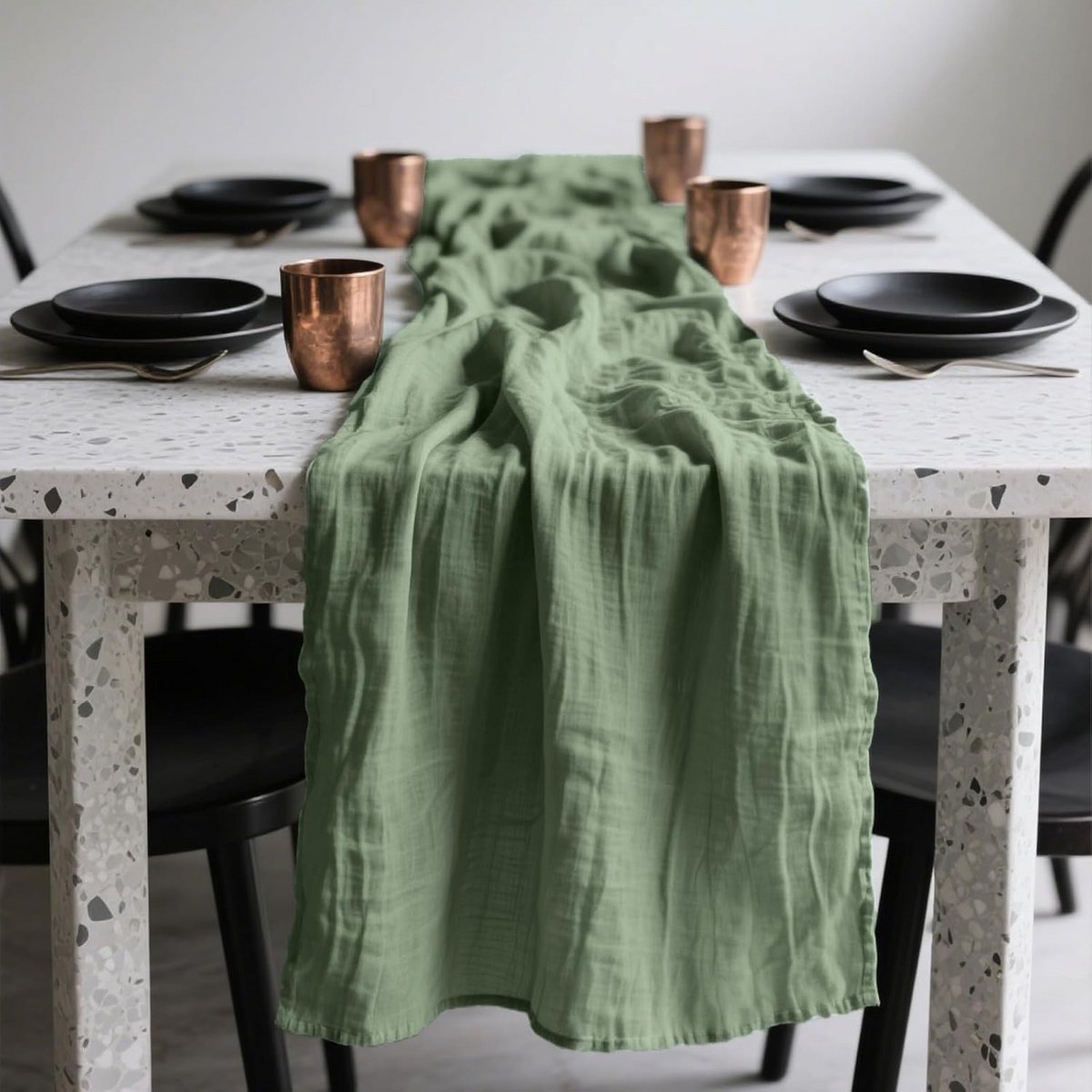 Lange Boho Tafelloper Saliegroen Kanten Stof voor Bruiloft en Dinerdecoratie