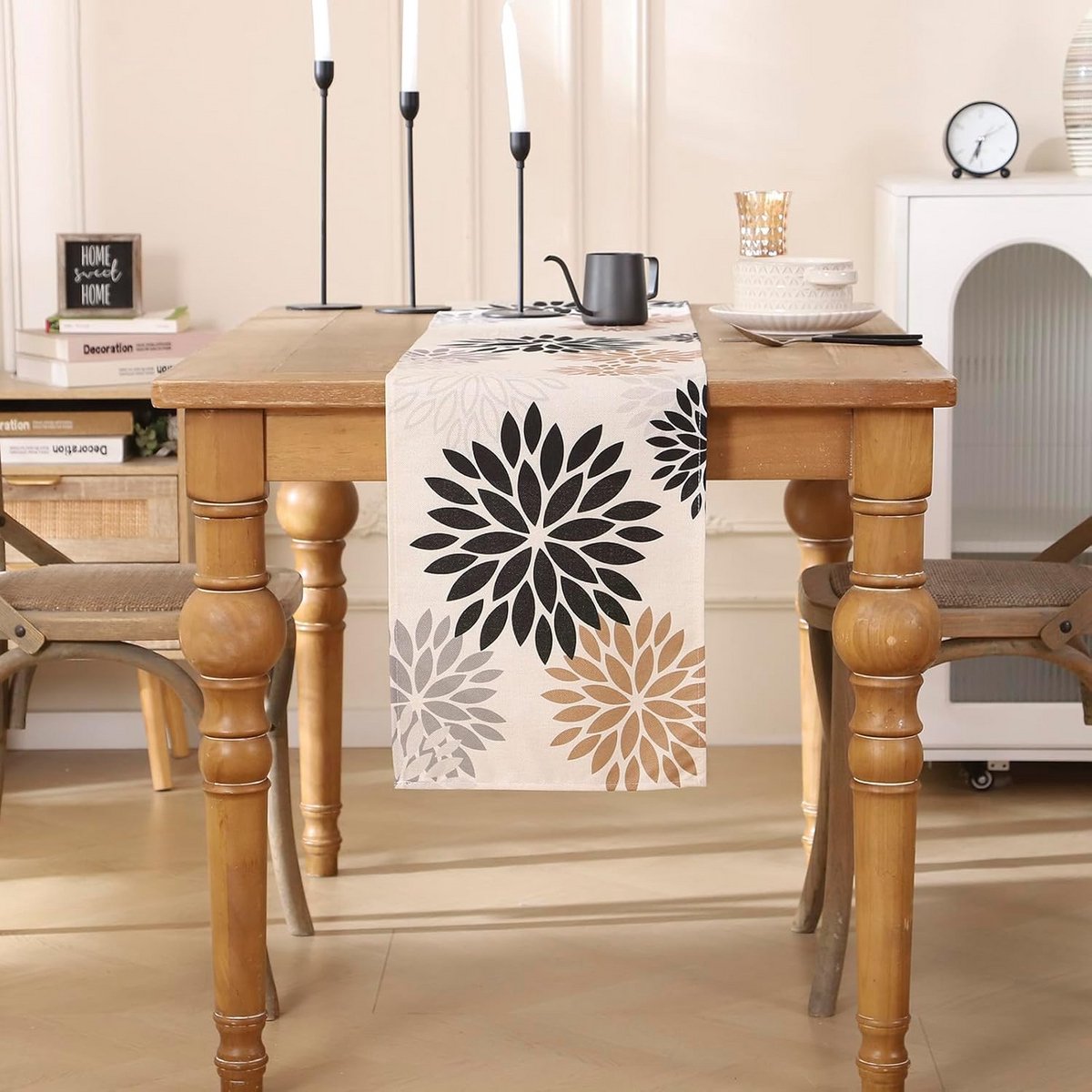 Moderne Tafelloper Bloemen Bruin Zwart Dahlia's Herfst Decoratie 33x183 cm