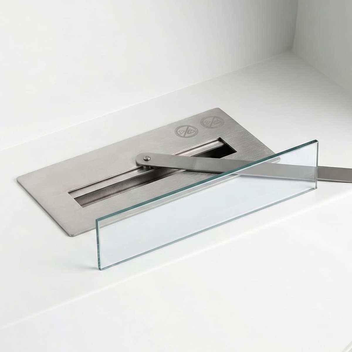 Electric stove Casa Velluto Venere Vrijstaande design haard – Moderne vloerhaard met grenenhouten poten – Wit – 60x72x30 cm – Binnengebruik – Stijlvolle woonkamerhaard