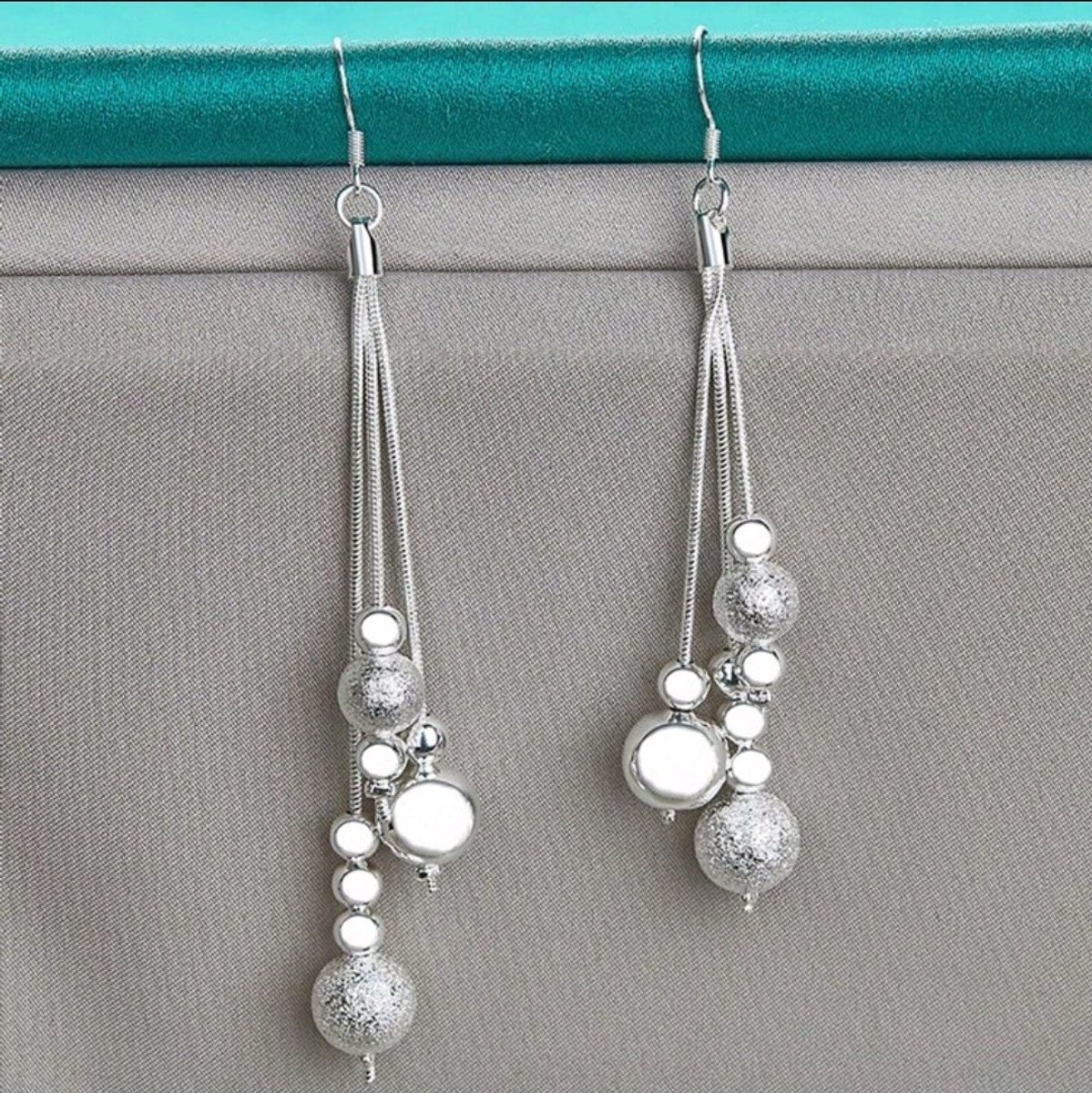 Zilver 925 oorbellen van drie lagen met bollige decoratie - mat en glans 1 paar