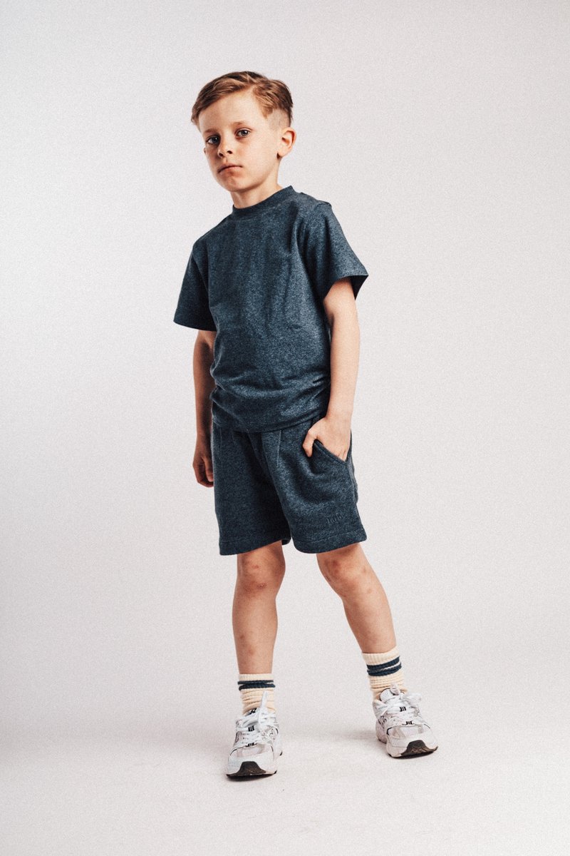 Adrian Shortsleeve Blue Dark – Basic Jongens T-shirt | Baje Studio 110