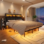 Wishdor Gestoffeerd Tweepersoonsbed 140x190 cm – LED en Oplaadstation – Uittrekbare Nachtkastjes – Metaal – Grijs