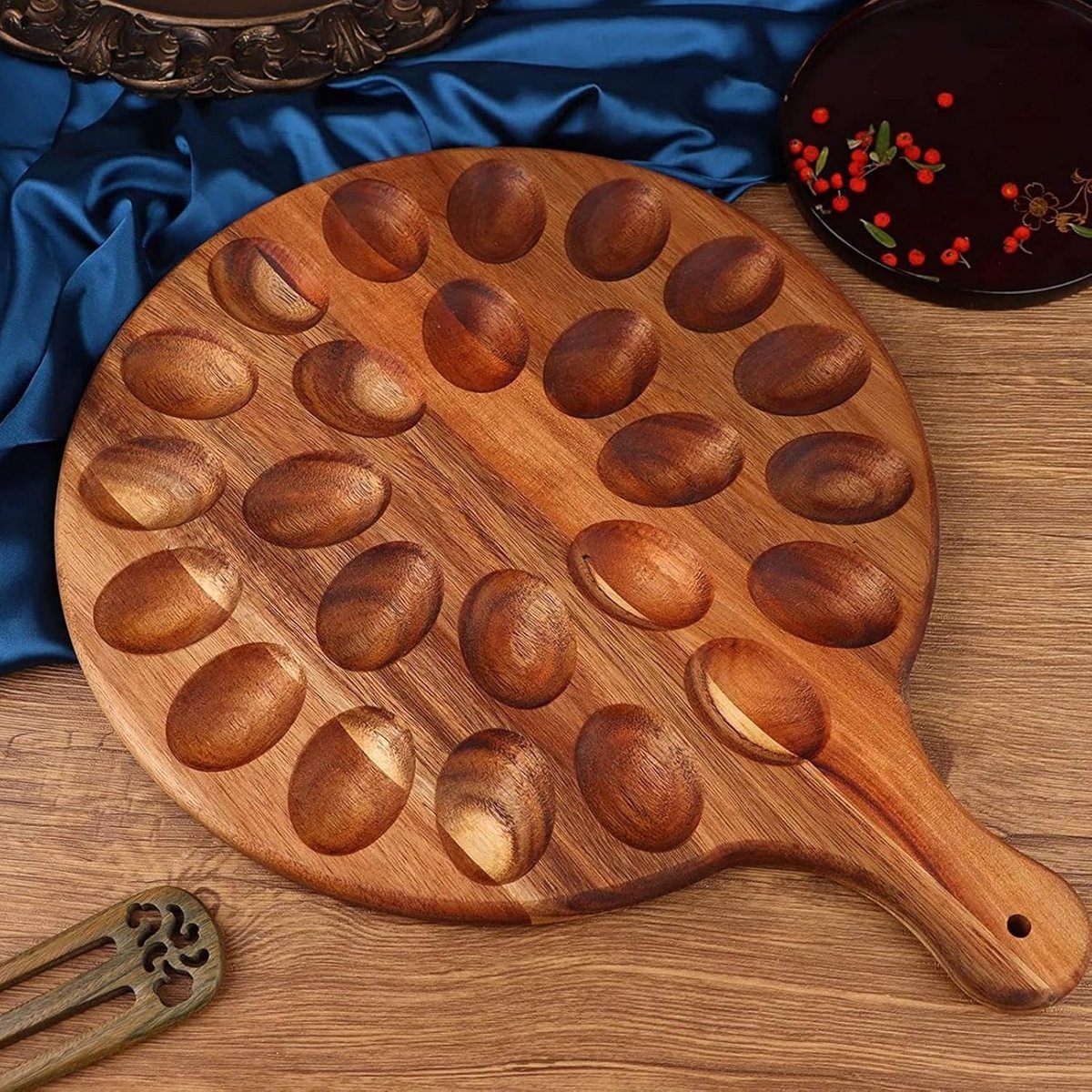 Gevulde Eierschaal - Houten Dienblad - Eieren Presenteren - Met Handvat - 30 x 36 cm - Houtkleur