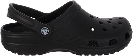 Sabot Crocs noir, vu de côté, avec bride arrière et trous d'aération.