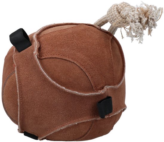 Bruine bal met touw en zwarte lussen.