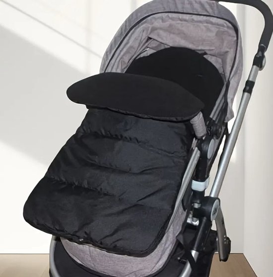 Luxe Voetenzak voor Kinderwagen & Buggy - Warm - Gevoerd - Water- en Wind Afstotend - Zwart - Veiligheidsgordel — afbeelding 3