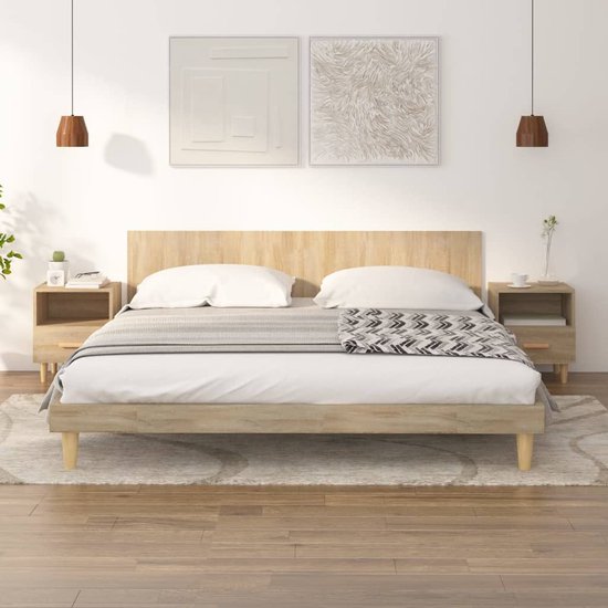 Chambre avec lit, deux tables de chevet couleur chêne sonoma et un tapis.