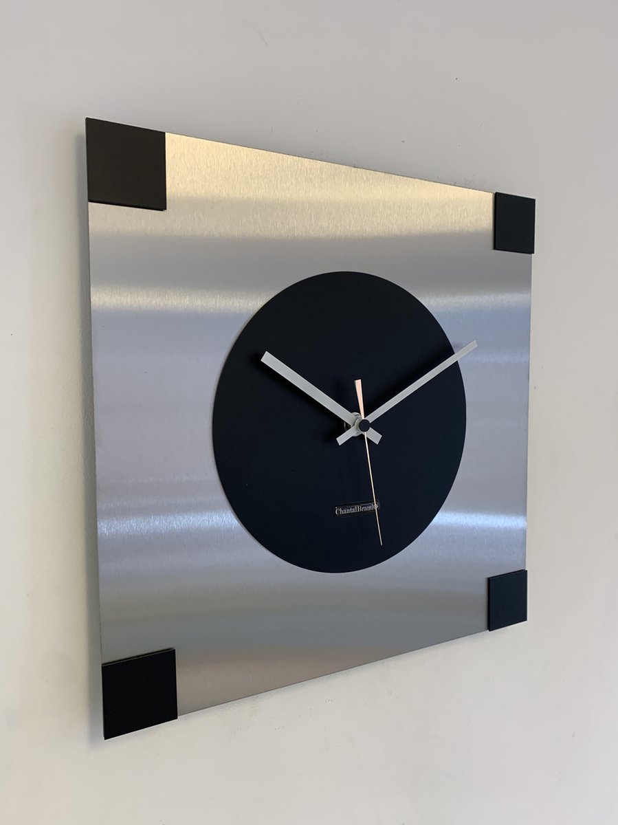 Wandklok ChantalBrandO -- CARRE : PLACE PIGALLE -- SILVER & BLACK -- MODERN DESIGN --