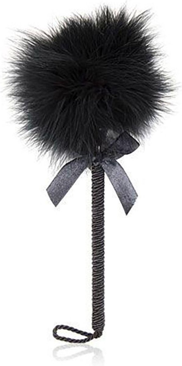Goedkoopste FETISH ARTS - BLACK DUSTER 22 CM