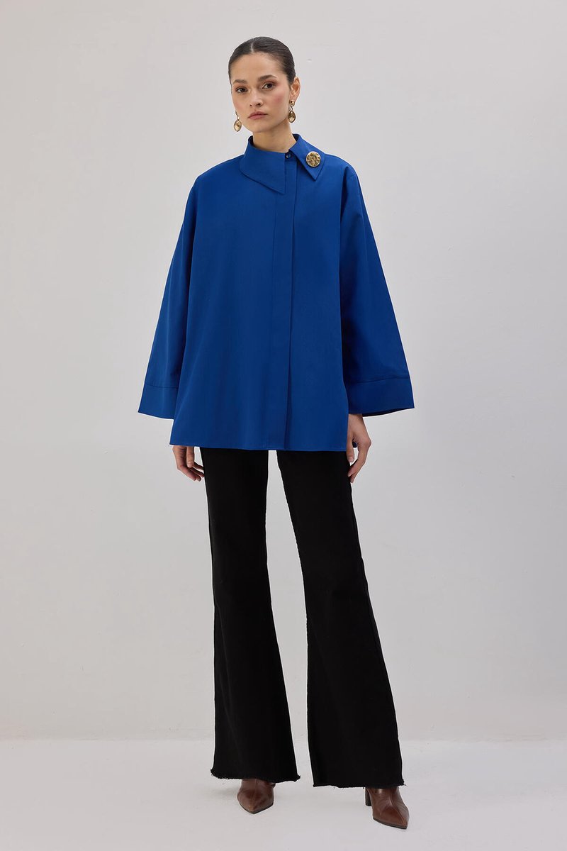 Touché Privé - Asymmetrische poplin blouse - Elektrisch blauw - Dames
