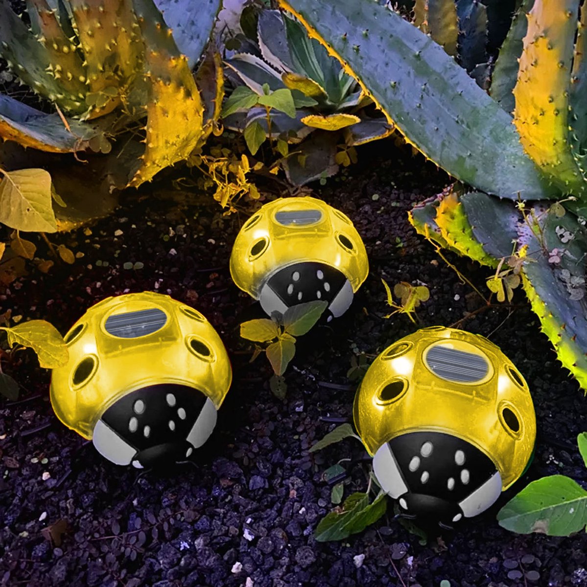 Solar Lieveheersbeestje Tuinlamp – Geel – 6 Warm Witte LED’s – 14,5 X 12 X 6 Cm – Op Zonne-Energie – Automatisch Aan Bij Schemer – Ophangbaar En Decoratieve Buitenverlichting [11764C]