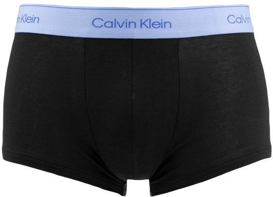 Zwarte Calvin Klein boxer met lichtblauwe tailleband.