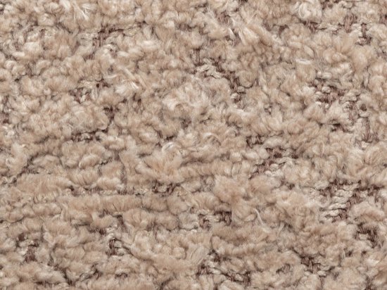 Close-up textuur van beige bouclé stof met subtiele bruine accenten.
