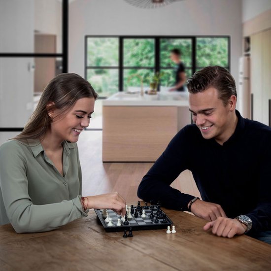 Adriaan van Dis in gesprek met Ellen Deckwitz over zijn nieuwe roman 'Alles voor de reis