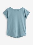Blauwgroen T-shirt met korte opgerolde mouwen en ronde hals.
