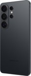 Zwarte Samsung smartphone, achterkant met vier camera's.
