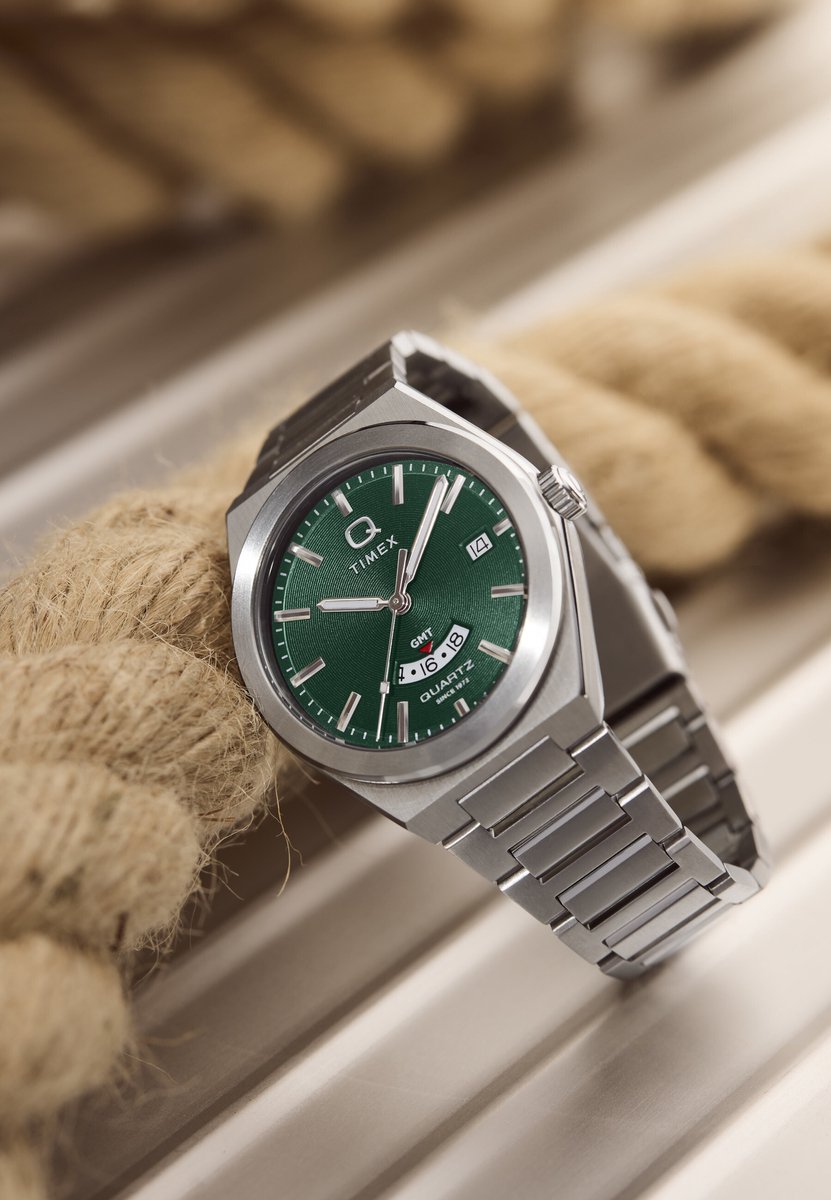 Timex Q Timex Continental Gmt Quartz Analoog Horloge Silver Tone Kast: 100% Roestvrij Staal | Armband: 100% Roestvrij Staal 39 mm TW2Y24800AJ