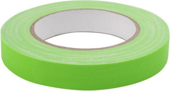 Lichtgroene gaffa tape rol op een kartonnen kern.