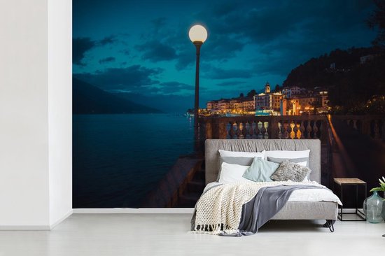 Behang - Fotobehang Comomeer - Italië - Licht - Breedte 525 cm x hoogte 350 cm