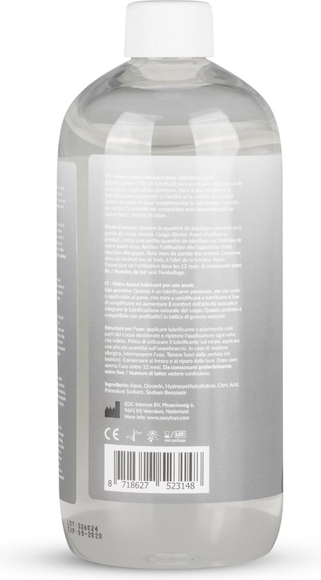 Achterkant van de transparante fles met pompdispenser, met productinformatie